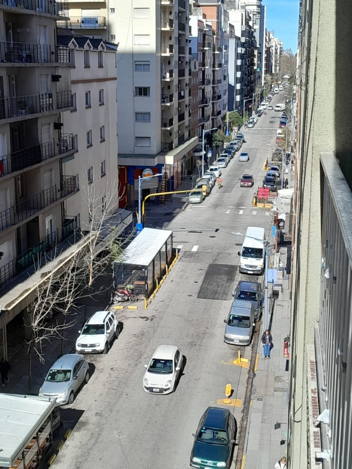 Dpto 2 Amb c/Dep A la Calle E/Cochera Centro