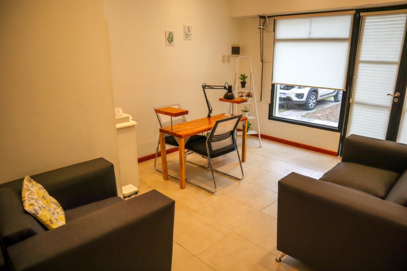 Venta en Block: Local (2 Consult.)+PH 3 amb.+Chalet 3 Plantas/Parque/Quincho. BoLa Perla Mar del Plata