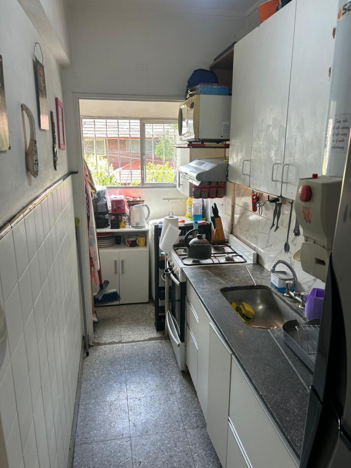 3 Ambientes todo a la calle con balcon / Barrio San Jose / Permuta