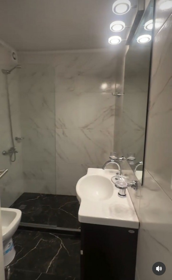 2 Amb.+Dep. C/Balcon reciclado y Amoblado. A una cuadra del mar