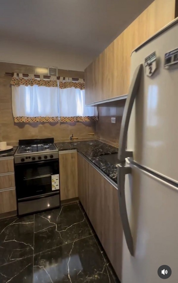 2 Amb.+Dep. C/Balcon reciclado y Amoblado. A una cuadra del mar