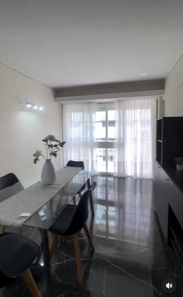 2 Amb.+Dep. C/Balcon reciclado y Amoblado. A una cuadra del mar