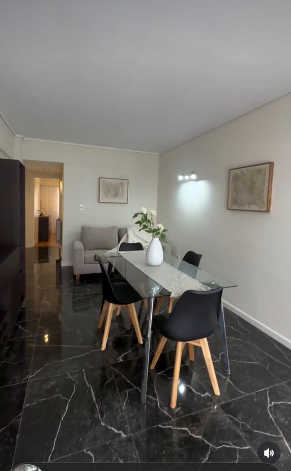 2 Amb.+Dep. C/Balcon reciclado y Amoblado. A una cuadra del mar