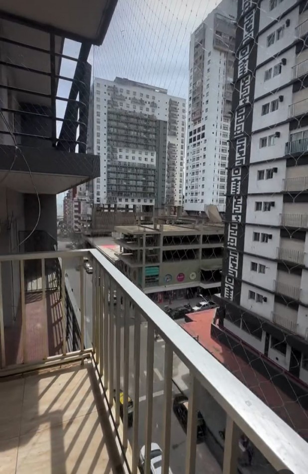 2 Amb.+Dep. C/Balcon reciclado y Amoblado. A una cuadra del mar