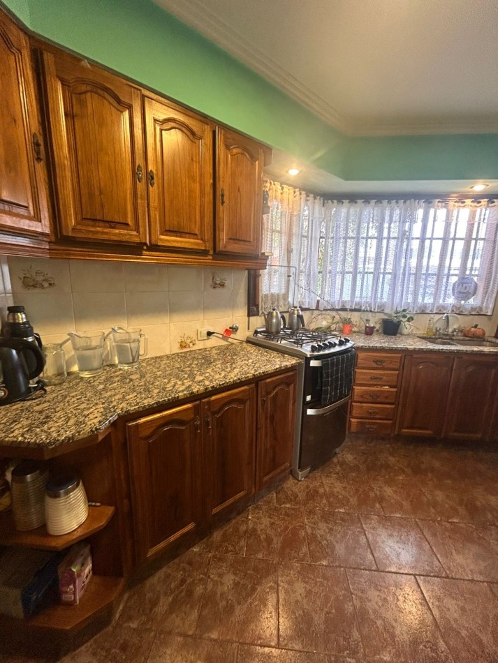 Chalet 4 Amb. Los Pinares. Apto credito. Permuta