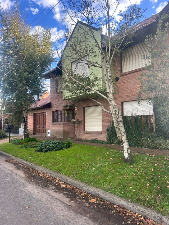 Chalet 4 Amb. Los Pinares. Apto credito. Permuta