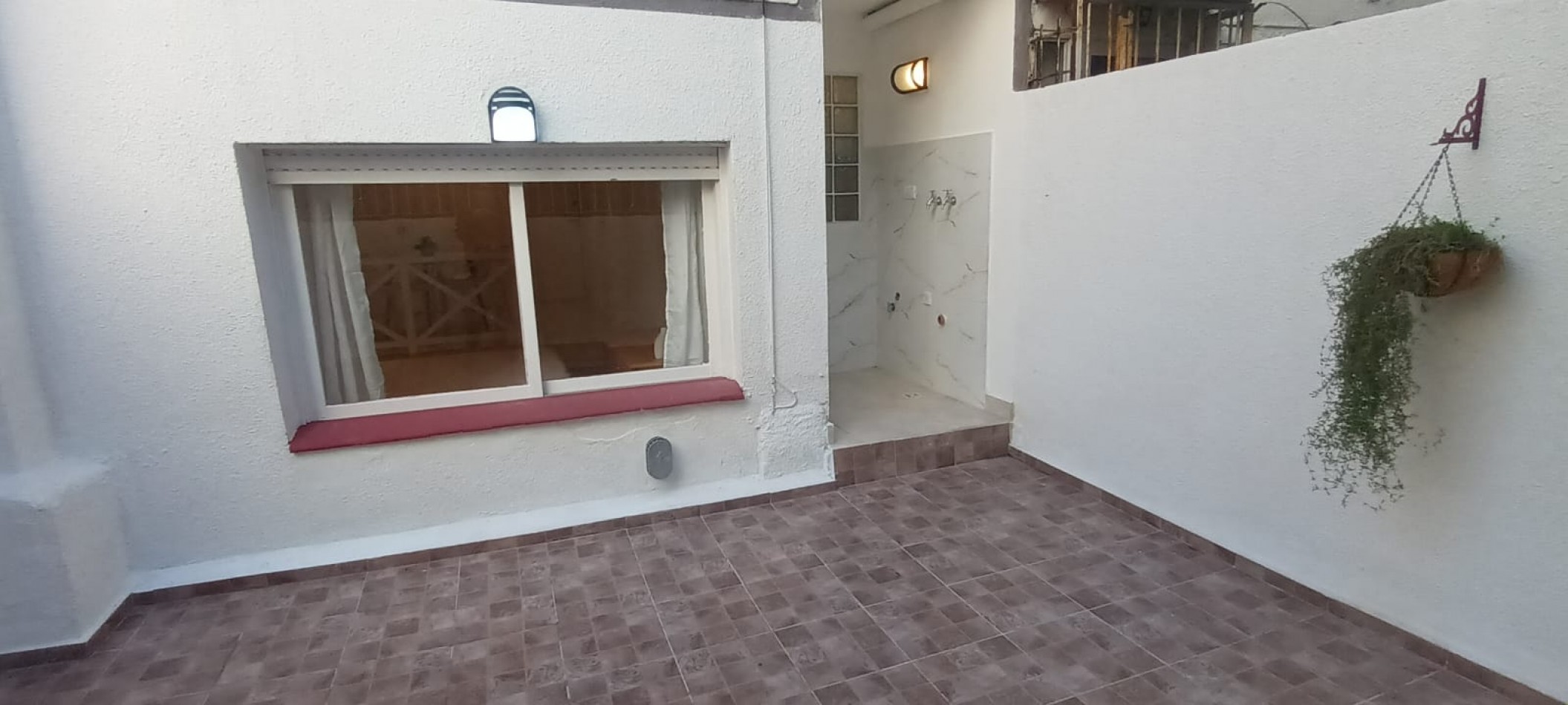 Dto 1 Amb.C/patio. Pza.Colon/Aldrey. Reciclado y amoblado