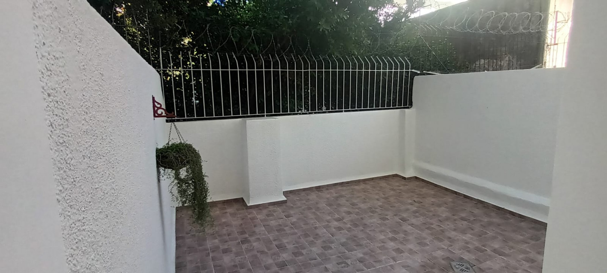 Dto 1 Amb.C/patio. Pza.Colon/Aldrey. Reciclado y amoblado