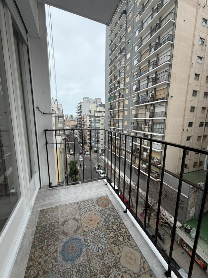 Dto. 2 Amb.con Dep, Balcon a la calle. Zona Centro. Reciclado y amoblado