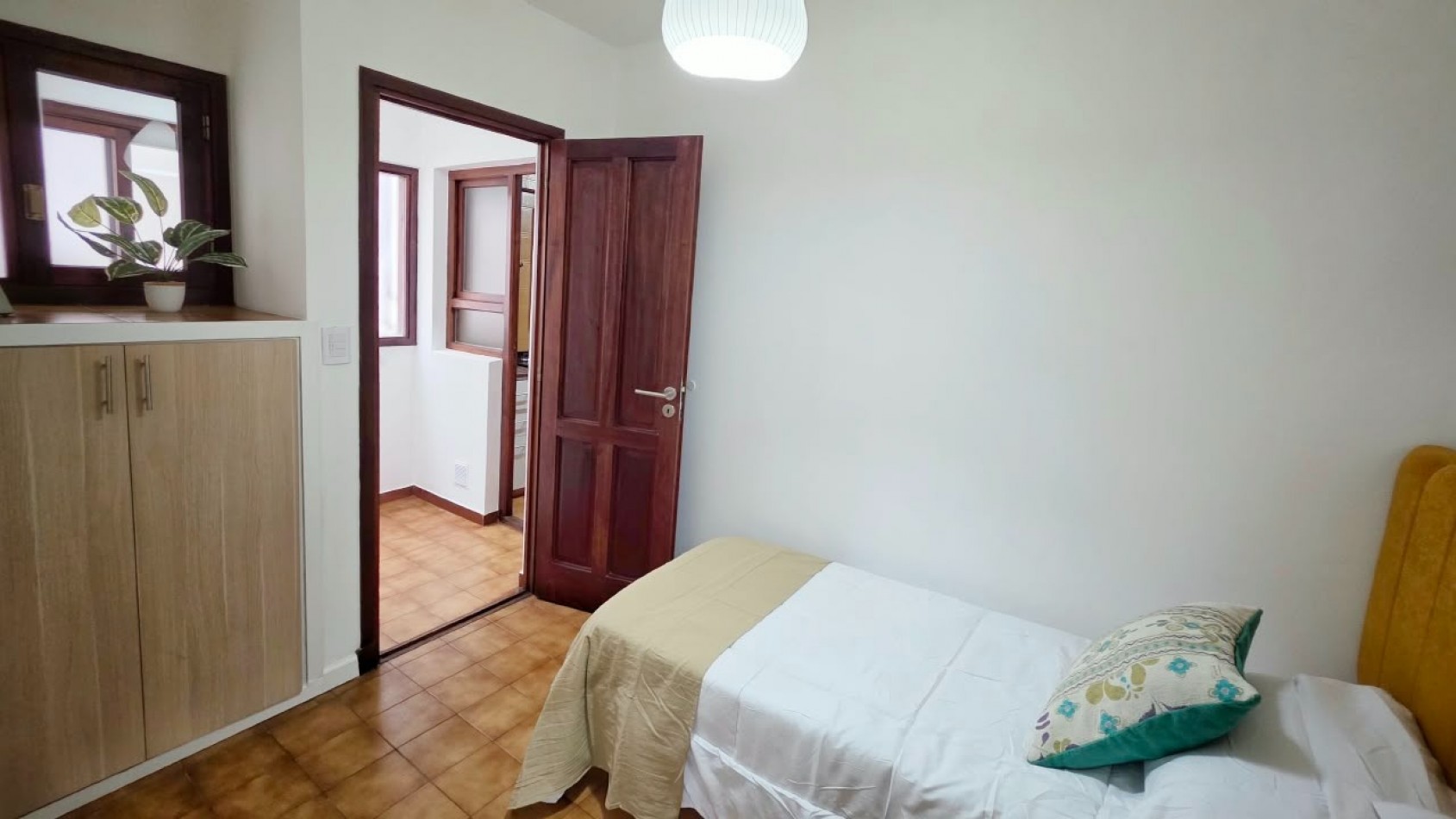 Depto 2 amb.c/depend c/balcon. Reciclado