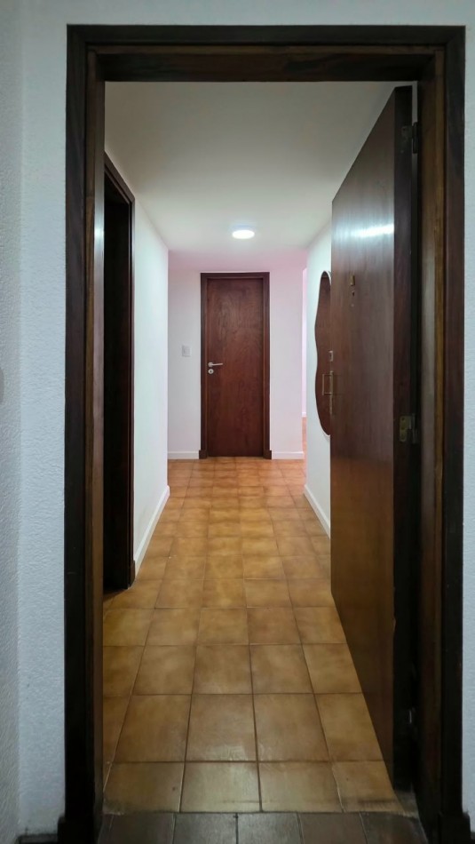 Depto 2 amb.c/depend c/balcon. Reciclado