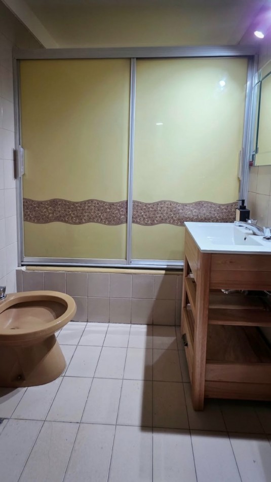 Depto 2 amb.c/depend c/balcon. Reciclado