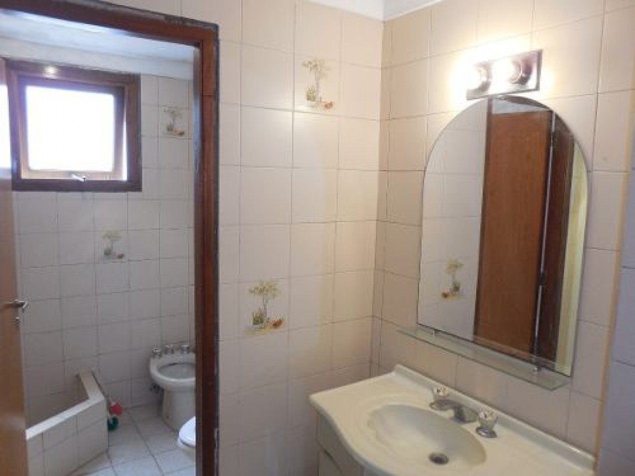 3 propiedades en block Chalet 6 dorm.+Local+PH 2 amb. Parque/Quincho A.Libertad 4300 Mar del Plata