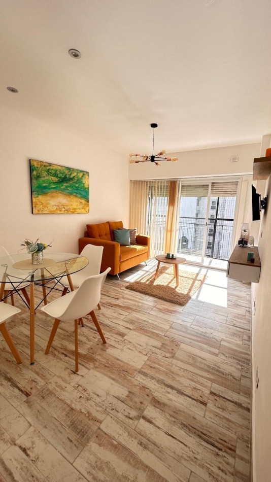 2 Amb.c/Depend. COCHERA. Al frente c/Balcon. Amoblado. Santa Fe y Rivadavia