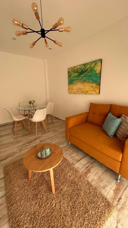 2 Amb.c/Depend. COCHERA. Al frente c/Balcon. Amoblado. Santa Fe y Rivadavia