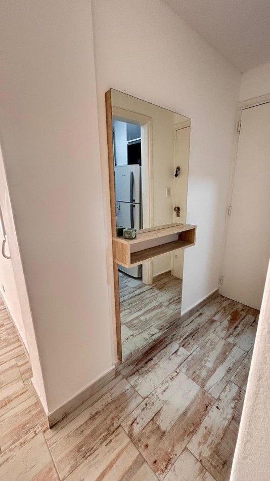 2 Amb.c/Depend. COCHERA. Al frente c/Balcon. Amoblado. Santa Fe y Rivadavia