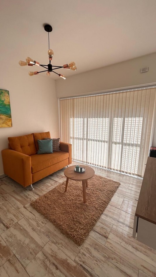 2 Amb.c/Depend. COCHERA. Al frente c/Balcon. Amoblado. Santa Fe y Rivadavia