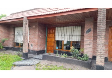 Venta en block Chalet + 2 departamentos mar del plata