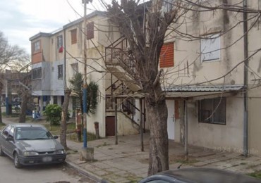 3 Amb. Complejo Centenario. Frente a la plaza